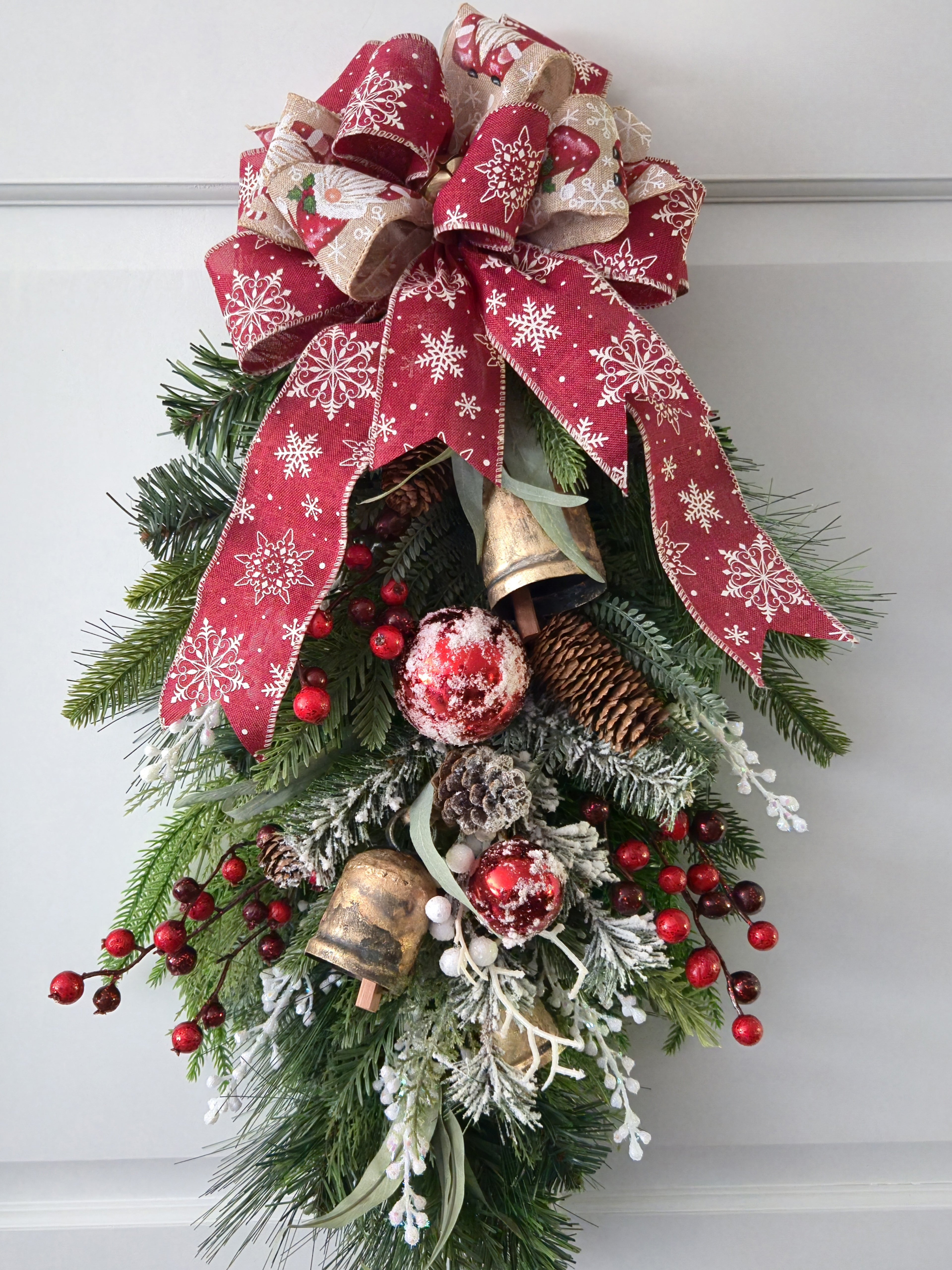 Winter Berry Swag 29"H x 14"W